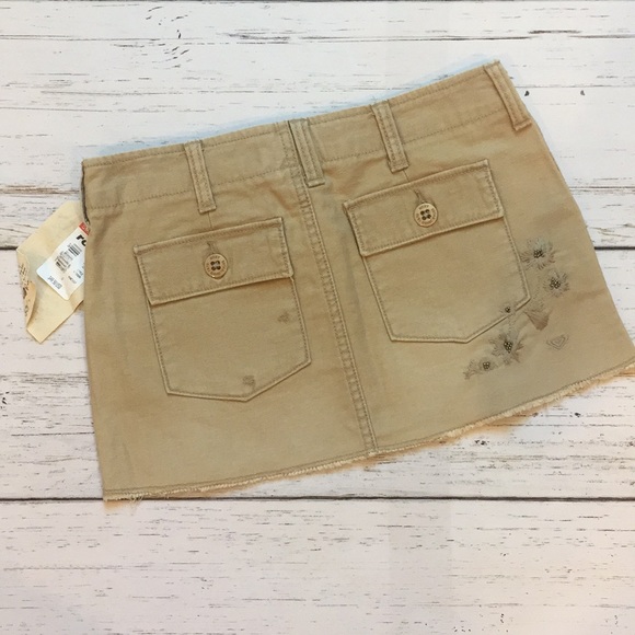 SOLD-NWT Roxy Mini Skirt! - Picture 2 of 5